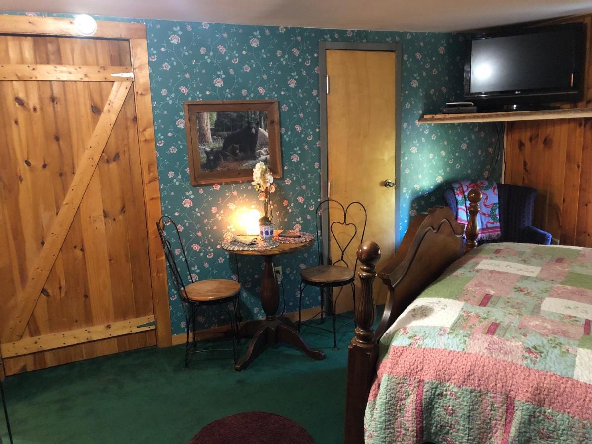 Smokies Bed And Breakfast - Evergreen Cottage Inn Pigeon Forge Exterior foto